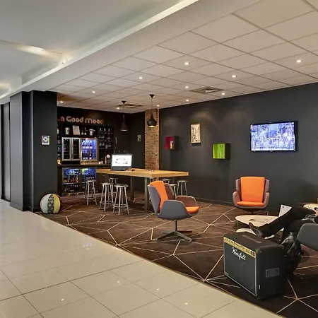 酒店 罗阿纳中央车站宜必思尚品酒店 罗阿纳